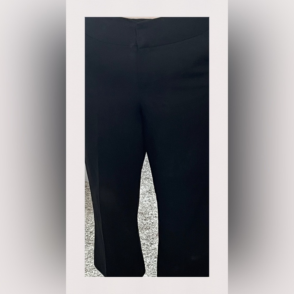 Nicole Miller cropped dress pants.